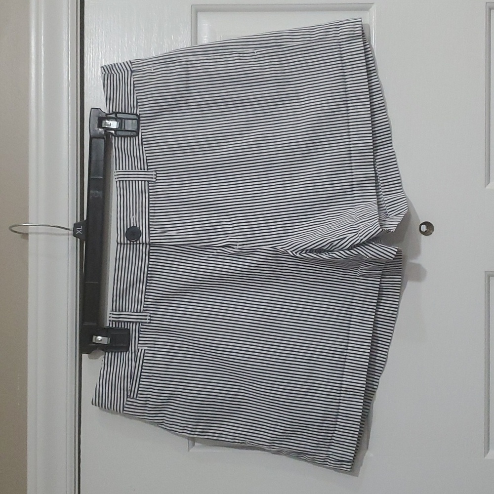 Vineyard Vines Shorts Size 12